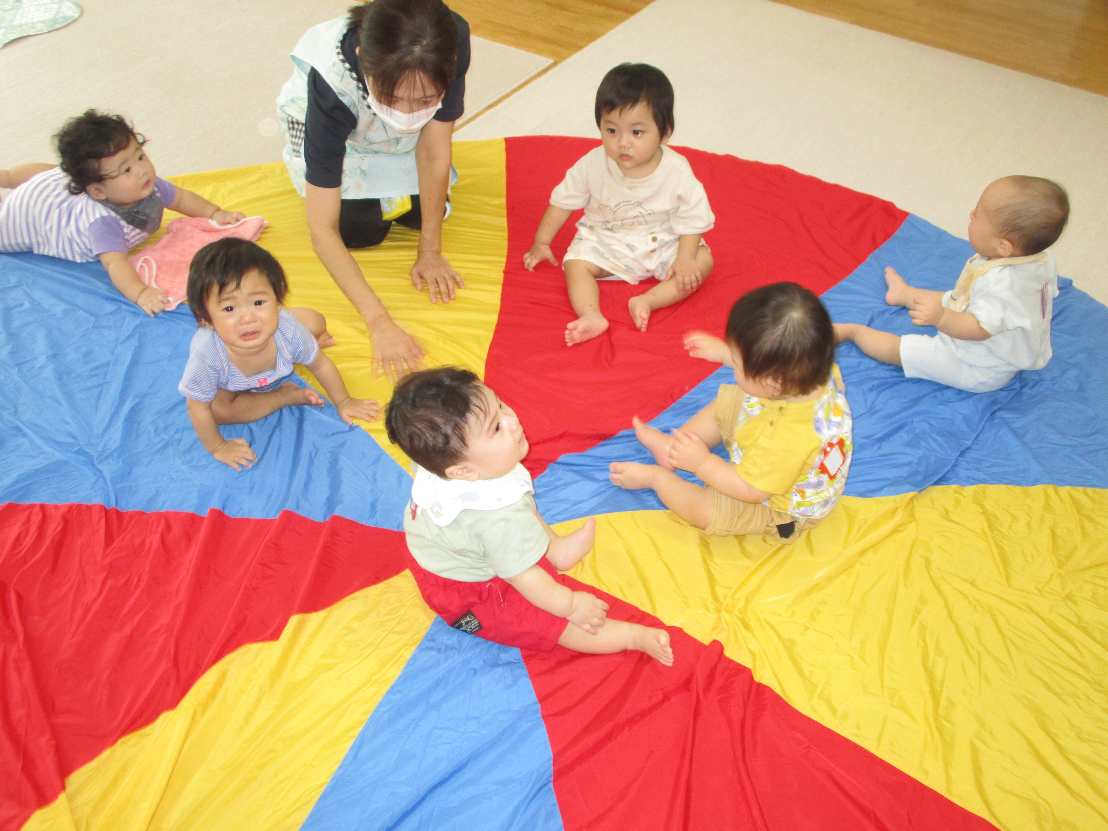 これは何かな？　（0歳児　たんぽぽ組