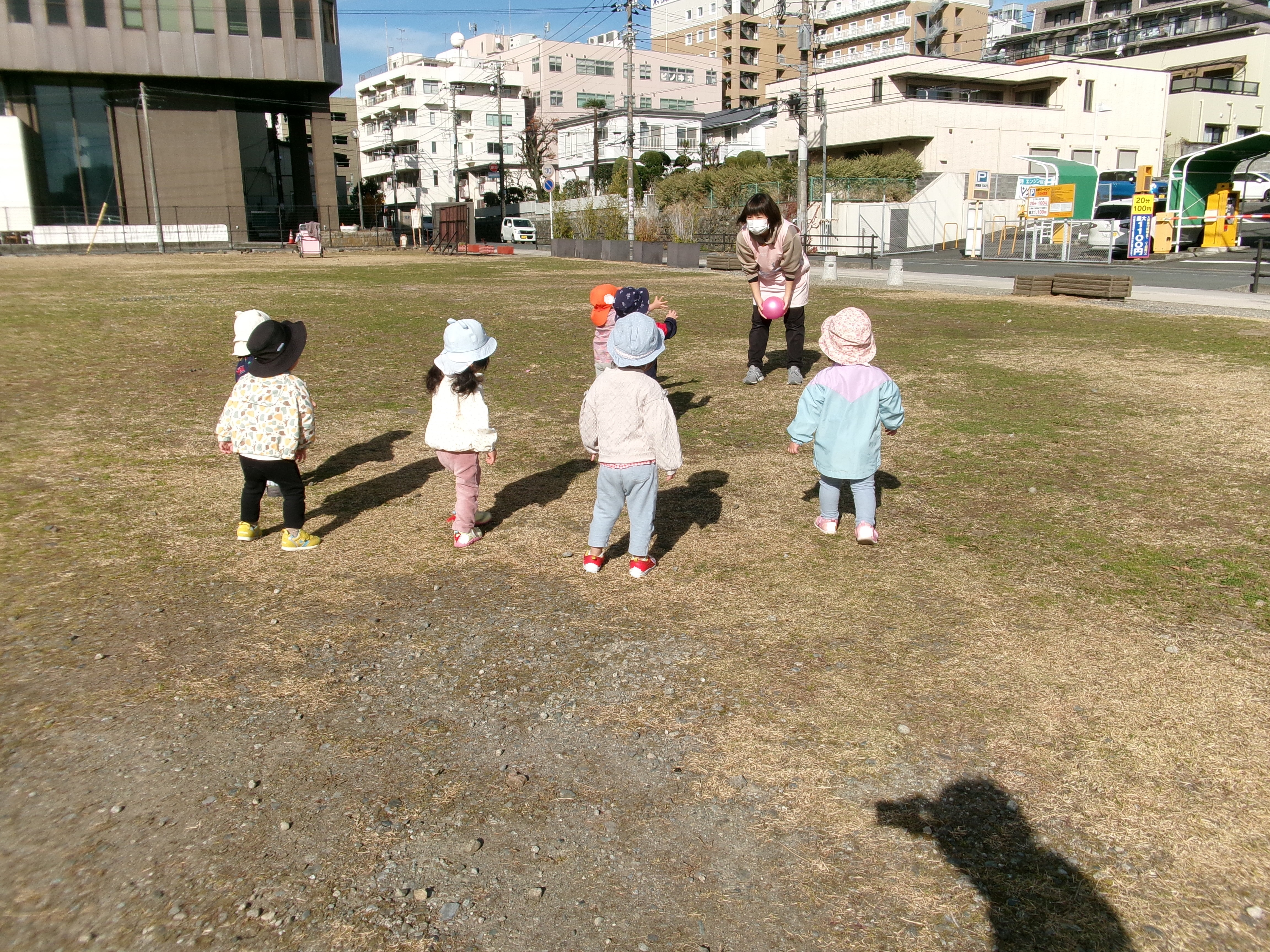 お散歩って楽しいね♪(1歳児)