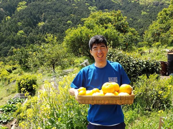 パン作りをする利用者さん